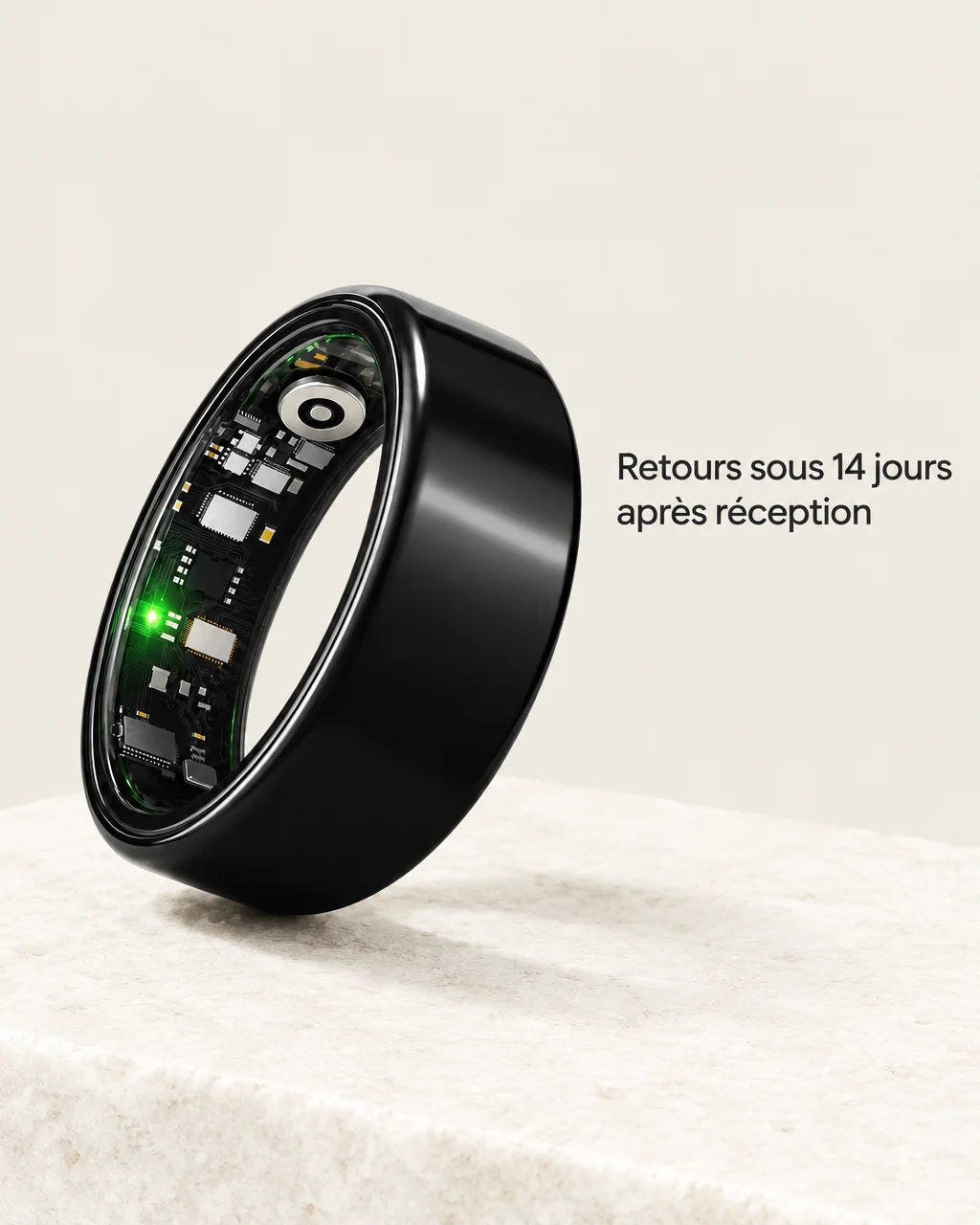 A French product-and-fact graphic on a uniform #F3F1EC background: a black Smart Ringl lies at a sli